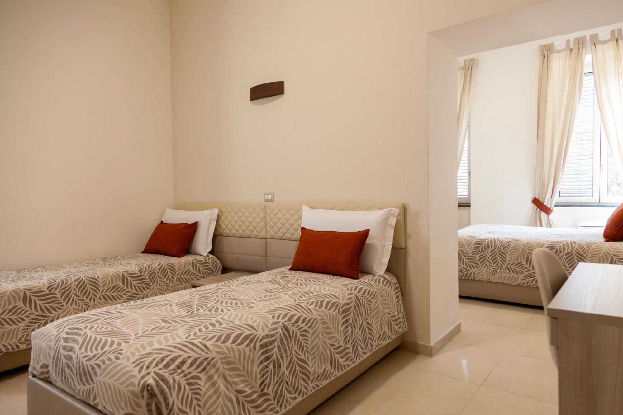 Opera 5 Hotel Наполи Екстериор снимка